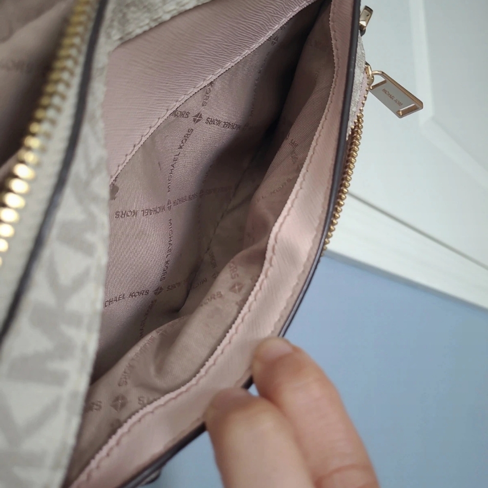 Michael Kors Pink and Cream Crossbody Bag - Picture 11 of 16
